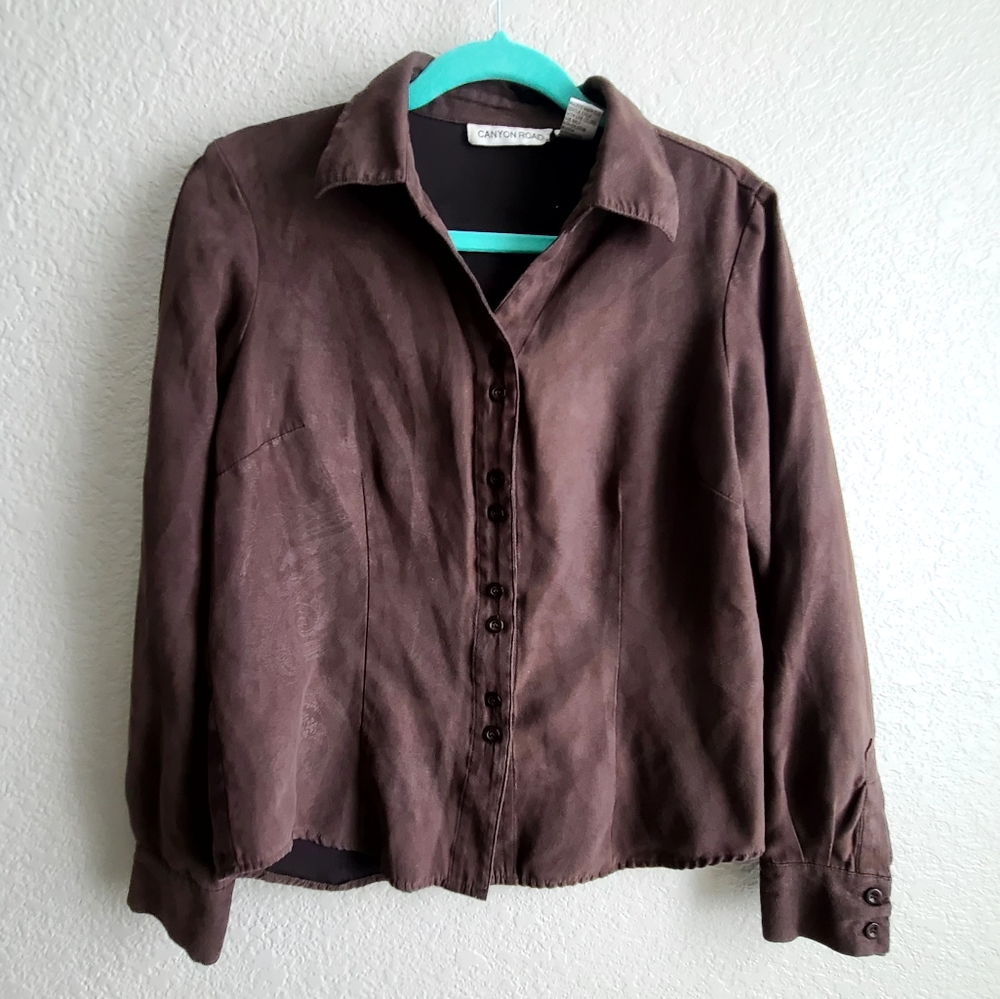Canyon Road Brown, size medium suede like material button up blouse